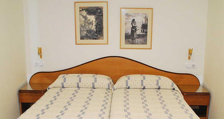 Hostal La Barretina ฟิกวยเรส ห้อง รูปภาพ