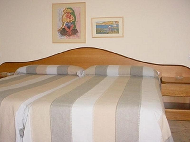 Hostal La Barretina ฟิกวยเรส ภายนอก รูปภาพ